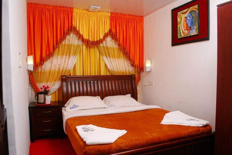 Mgs Residency Hotell Kallar Vattiyar Exteriör bild